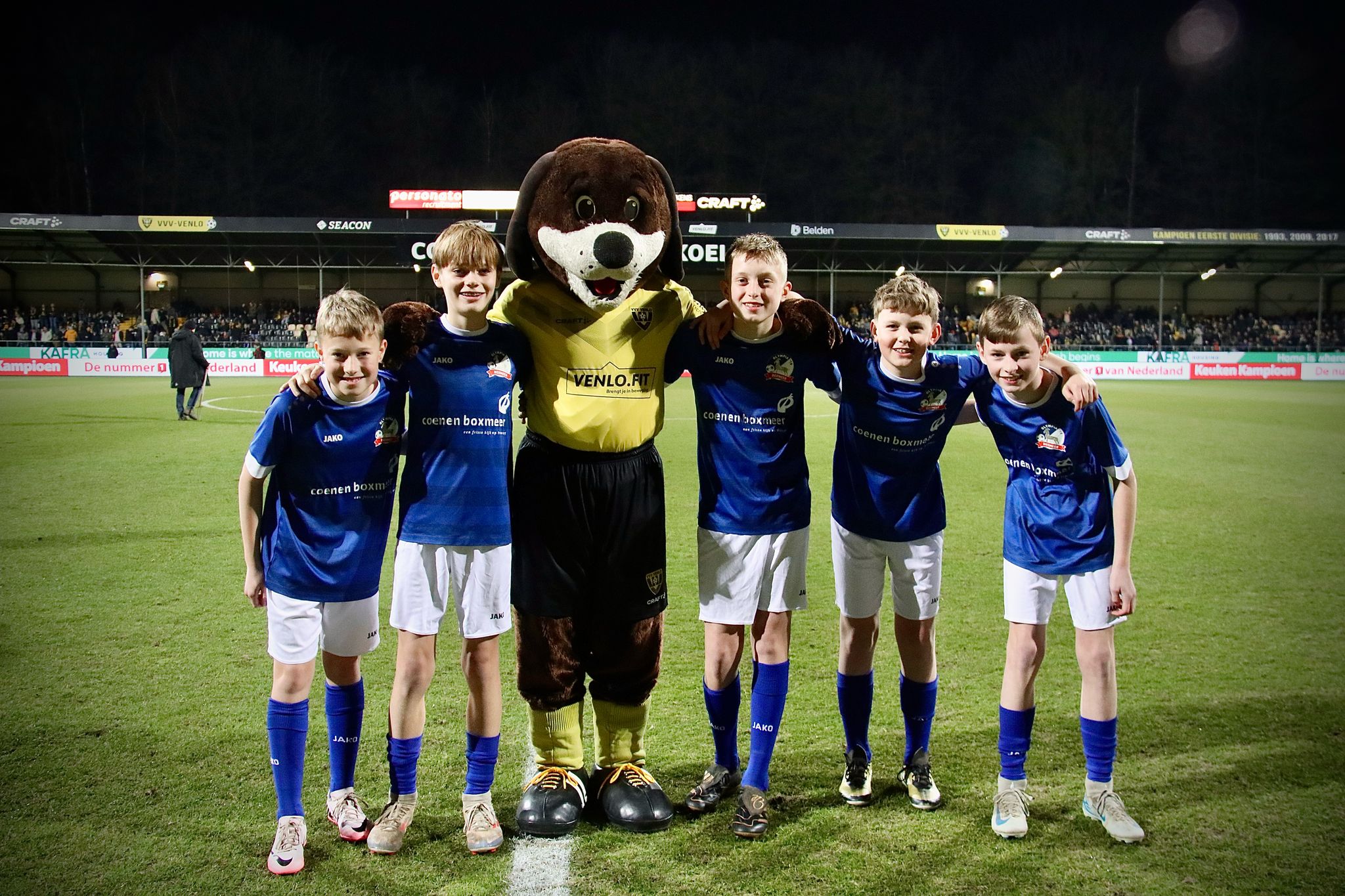 Huldiging kampioenen Latje trappen bij VVV-Venlo